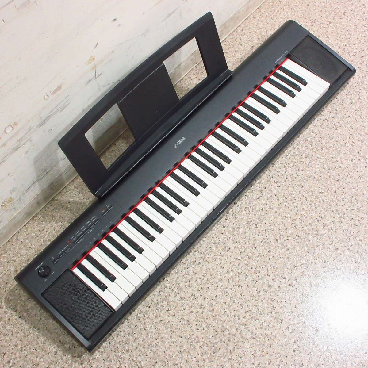 YAMAHA NP-12B Piaggero シンプル＆スタイリッシュな61鍵盤キーボード