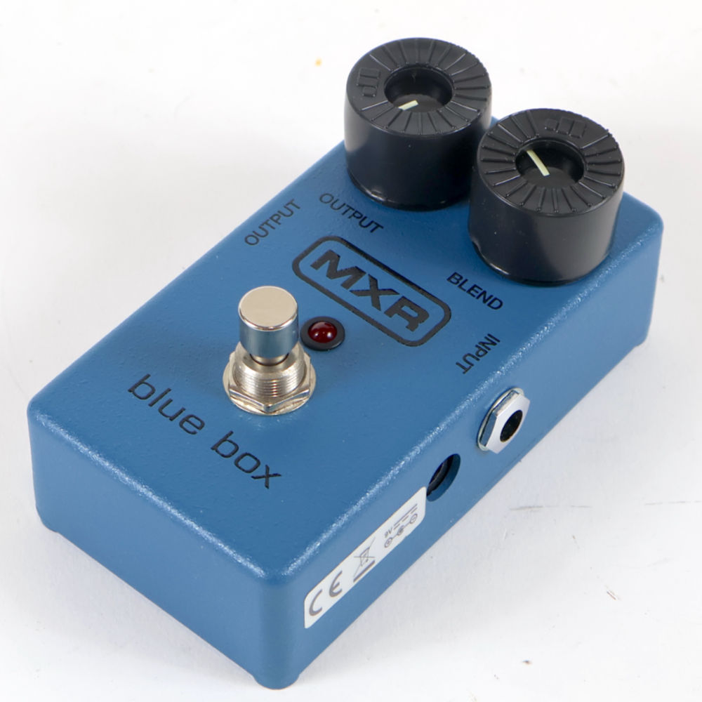 MXR Blue Box Script ブルーボックス オクターブファズ MXR Blue Box Script ブルーボックス オクターブファズ Amazon.com