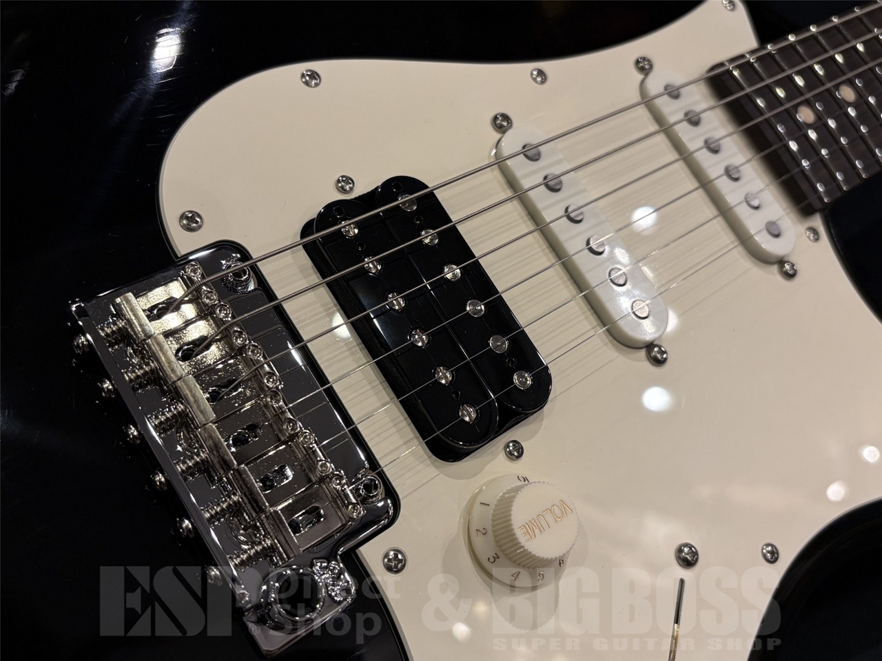 Suhr Classic S Antique / Black/R HSS（新品/送料無料）【楽器検索