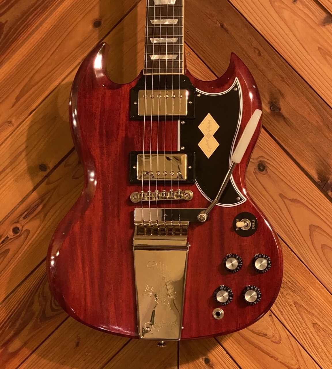 Epiphone Inspired by Gibson Custom 1964 SG Standard with Maestro