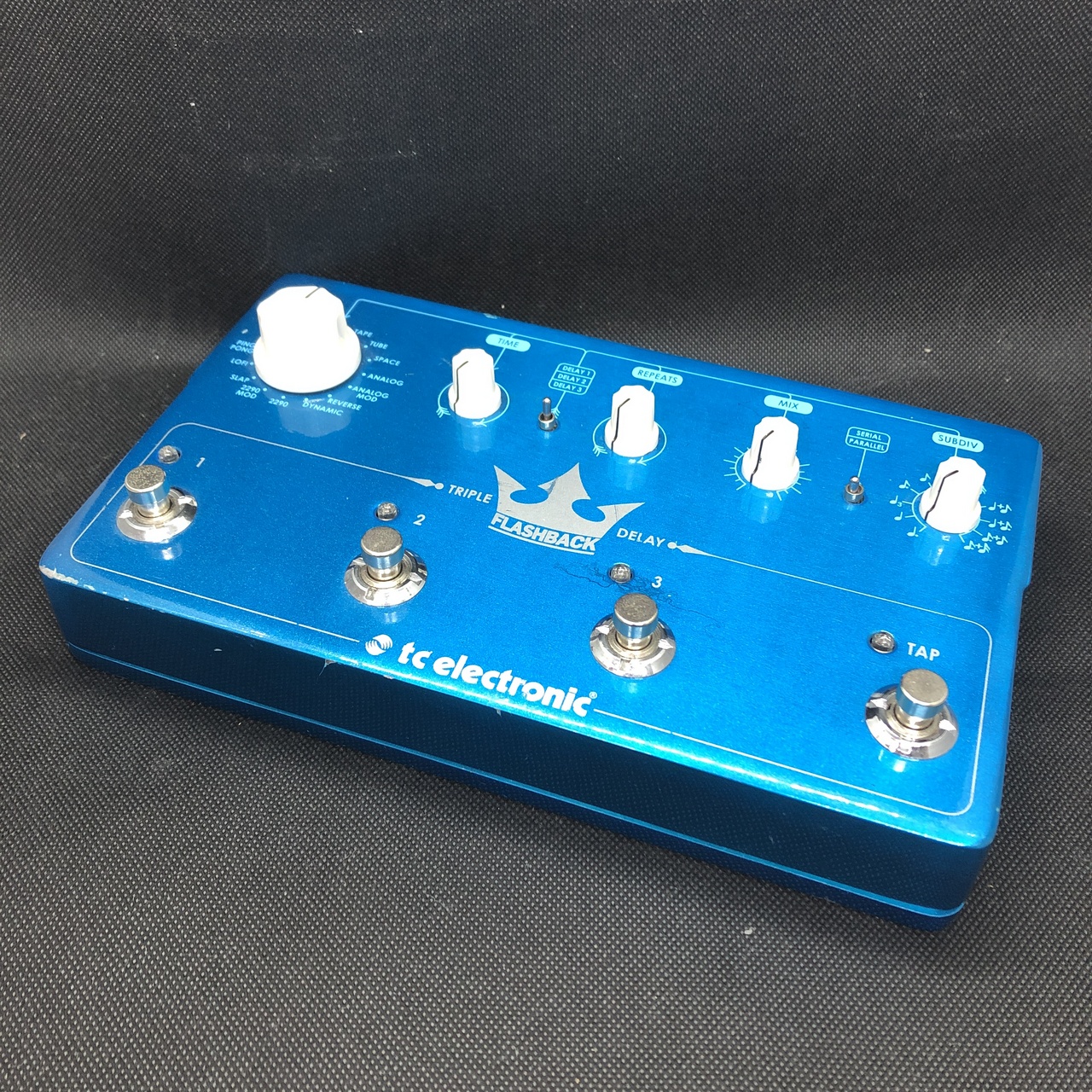 TC ELECTRONICS FLASHBACK TRIPLE DELAY - Distortion Effect