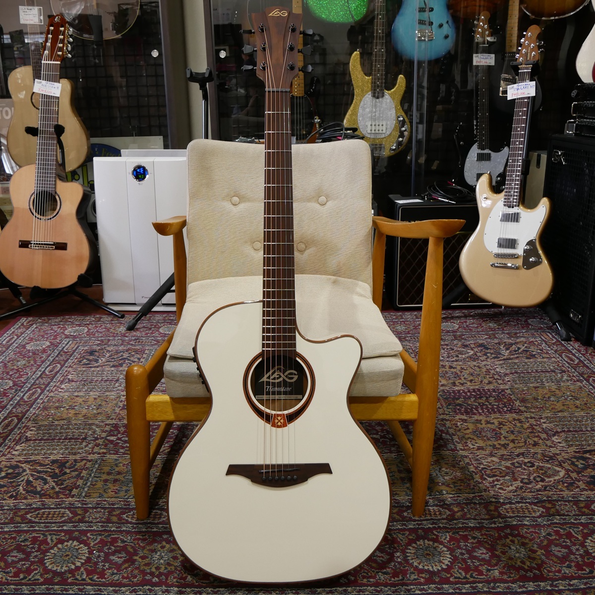 LAG Guitars T118ASCE-IVO / Auditorium slim Cutaway Acoustic