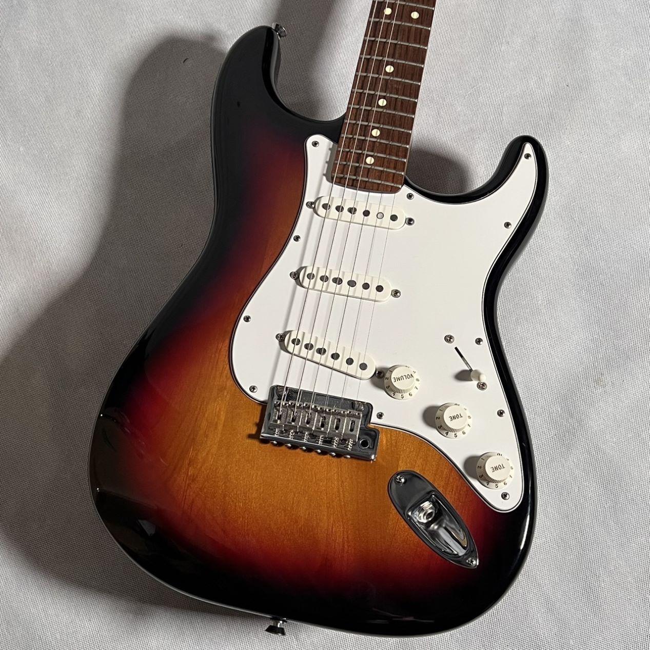 Fender USA ストラト　アメリカンスタンダード　ジャンボフレット Fenderの”Standard”への挑戦、そのこだわりについて | Nico-nico