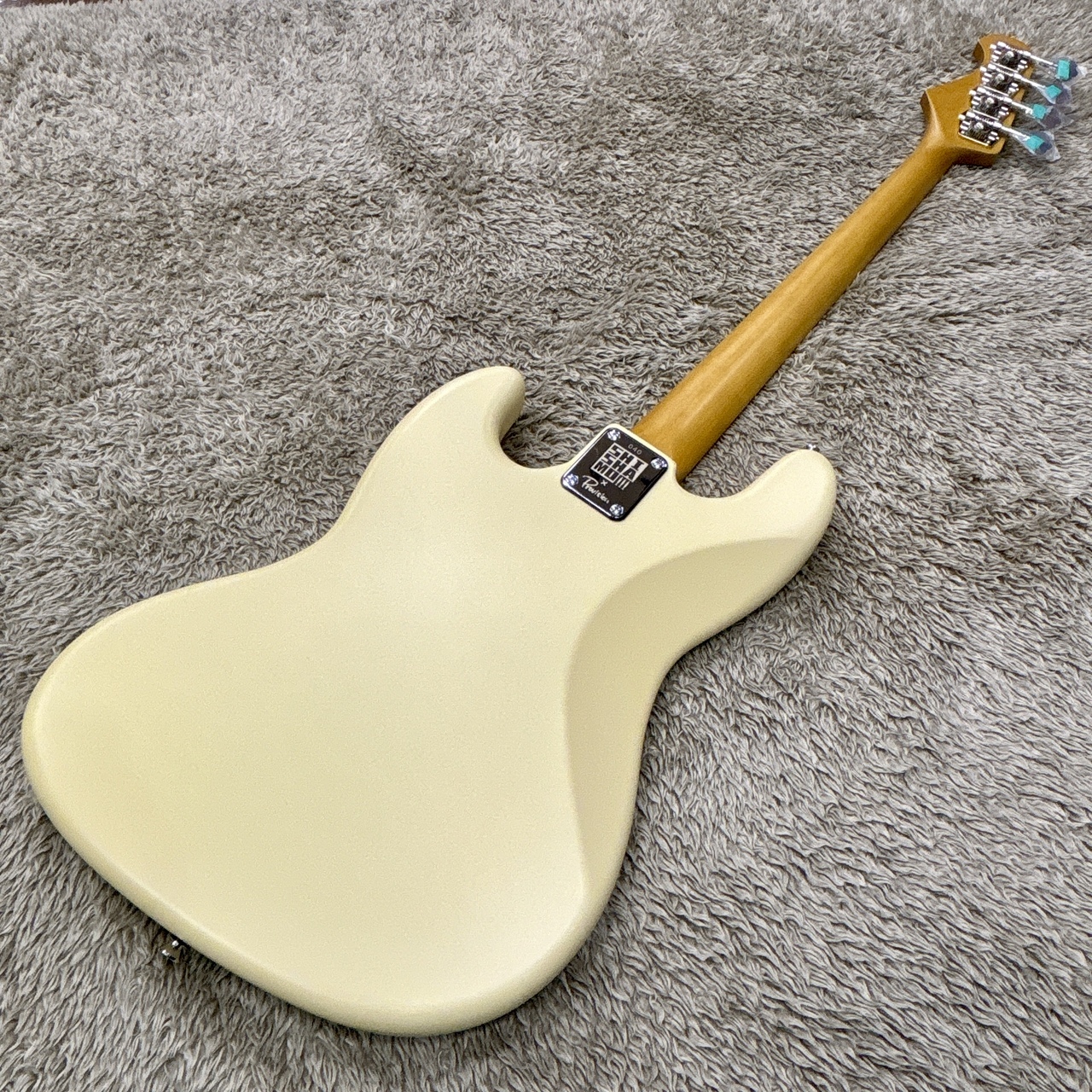 ベースギターAya Provision VJPB-AM001 LA/VWH Aya Matsuoka Signature Model