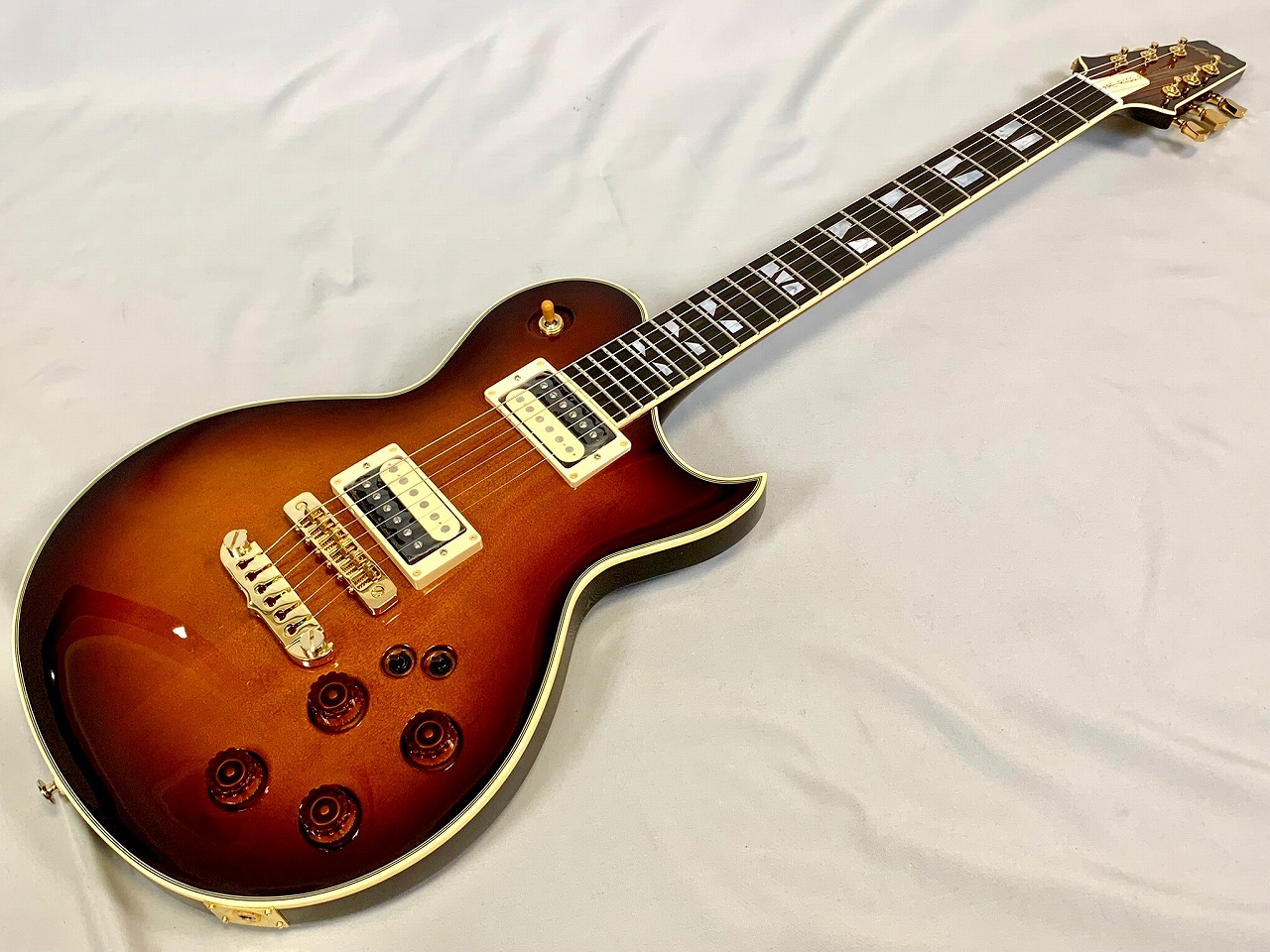 aria pro Ⅱ PE-R100 Smokey Amber 82年　福山雅治 aria pro Ⅱ PE-R100 Smokey Amber 82年 福山雅治 - メルカリ