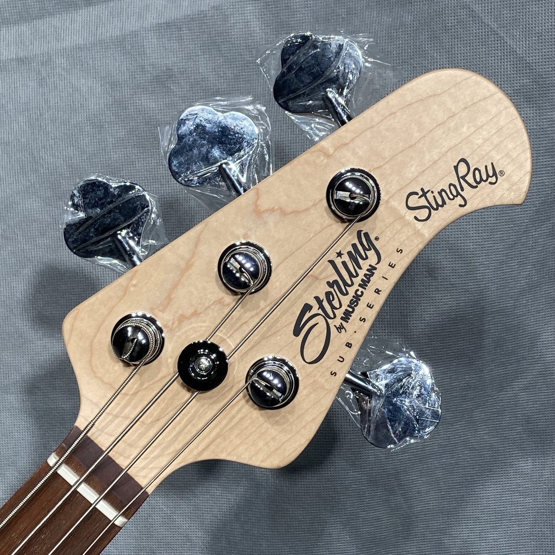 Sterling by MUSIC MAN S.U.B. STINGRAY RAY4 Walnut Satin R1 ≪約4.0