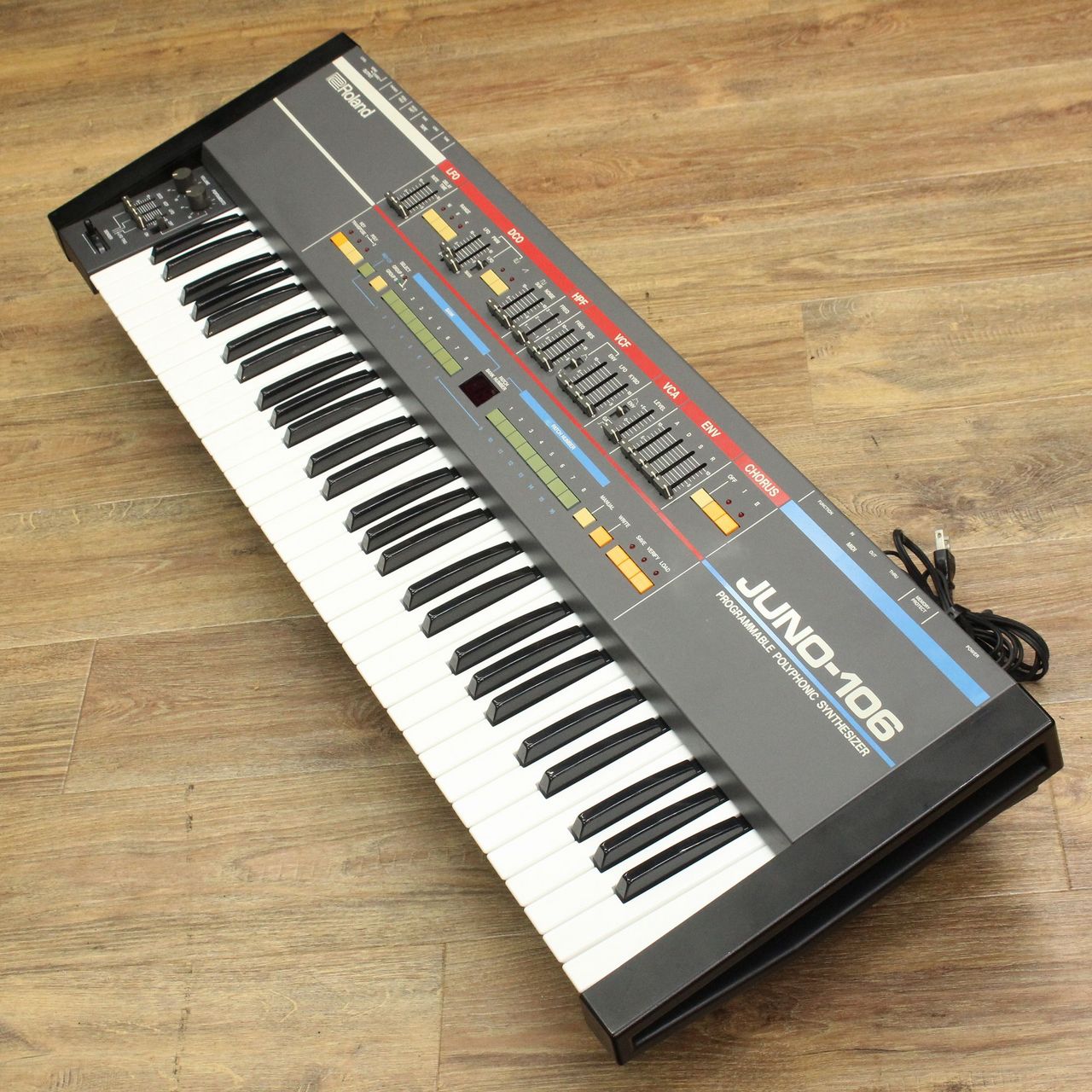 Roland JUNO-106 ヴィンテージシンセサイザー 専用ケース付き Roland JUNO-106 【Vintage】 【キーボードマート新宿】【新宿店