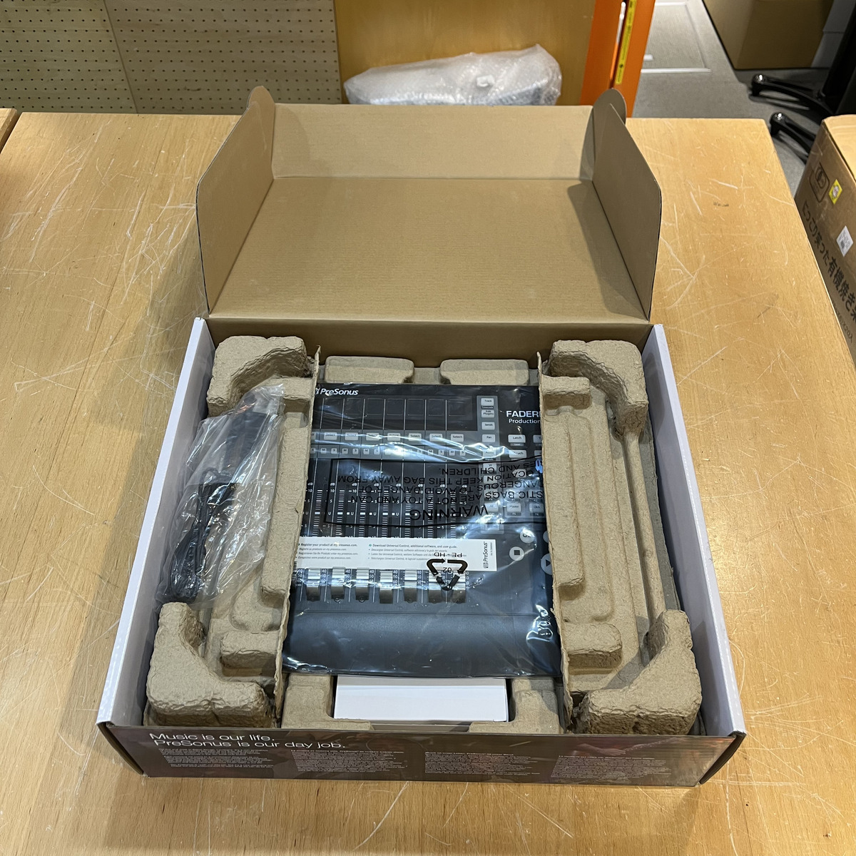 PreSonus FaderPort 8 開封未使用品（中古/送料無料）【楽器検索