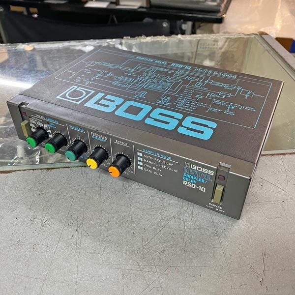 ビンテージ BOSS RSD-10 サンプラー/ディレイ 年代物の割には美品 ビンテージ BOSS RSD-10 サンプラー/ディレイ 年代物の割には美