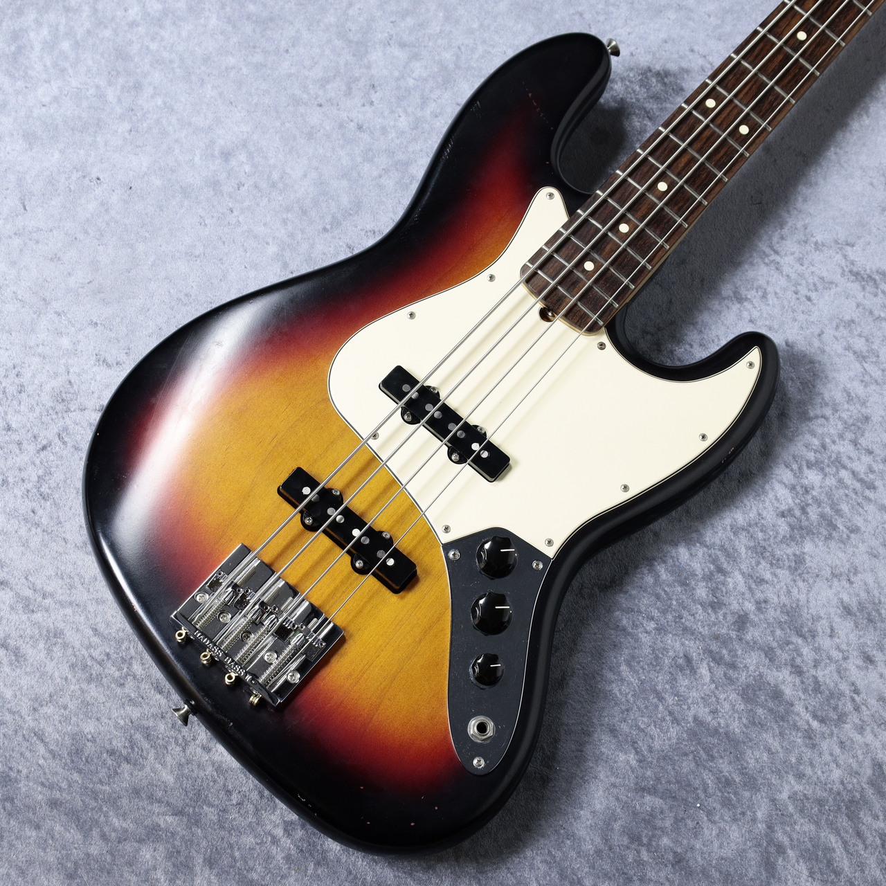 Fender Highway One Jazz Bass- 3 Color Sunburst -【4.10kg】（中古）【楽器検索デジマート】