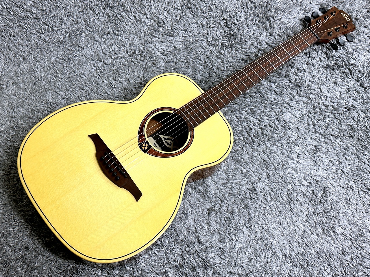 LAG Guitars TRAVEL-SP -Escapade Series- 【コンパクトサイズ】【600mmスケール 】（新品特価/送料無料）【楽器検索デジマート】