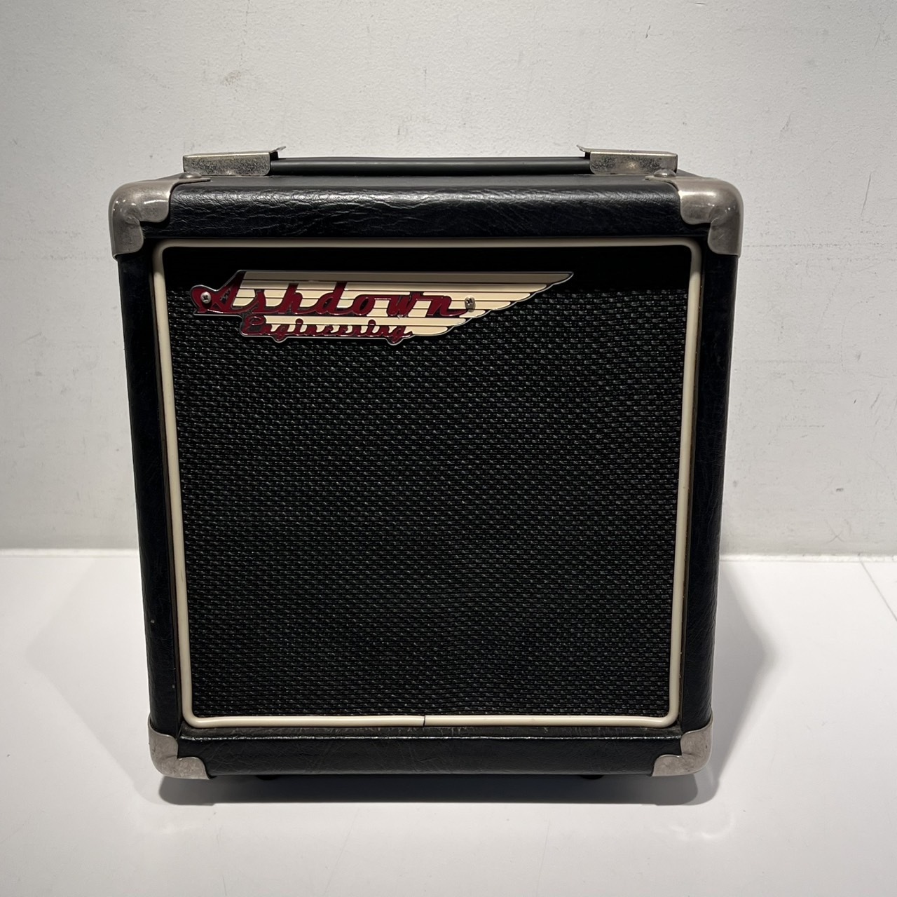 Ashdown ベースコンボアンプ 限定モデル TOURBUS CUSTOM Amazon | Ashdown (アッシュダウン) 10W ベースアンプ D190 X
