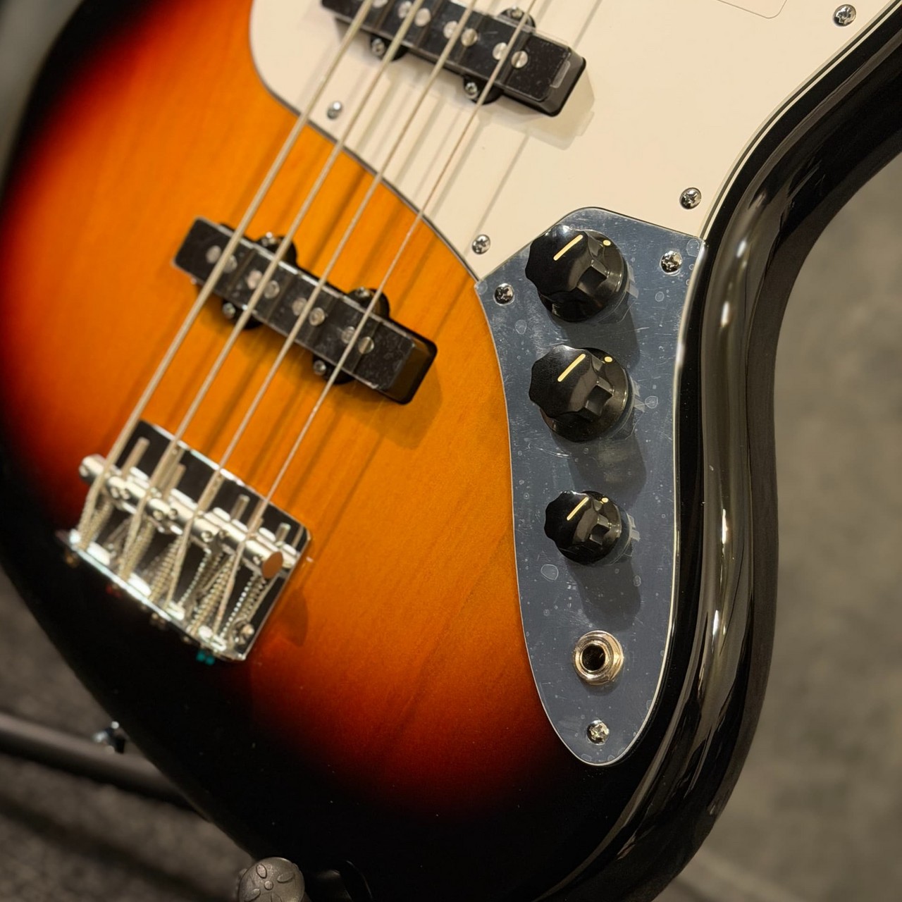 Fender Standard Jazz Bass -3-Color Sunburst- #25000728【4.71kg Fender Standard Jazz Bass -3-Color Sunburst- #25000728【4.71kg