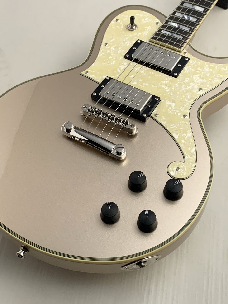 D'Angelico Deluxe Atlantic -Desert Gold- #W2100929 【3.65kg