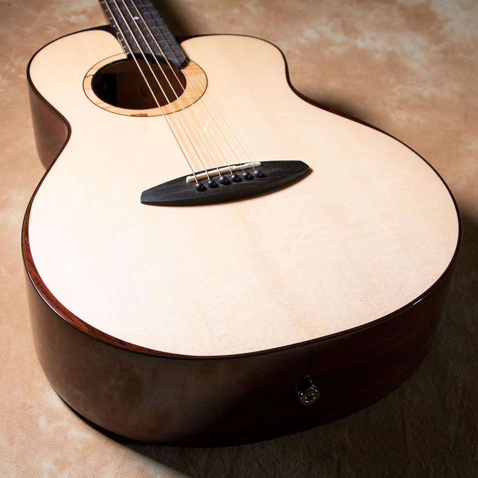 ☆aNueNue aNN-L200E 杉田健司デザイン 新品同様品 エレアコ☆ aNueNue aNN-L200E【お取り寄せ商品】（新品/送料無料）【楽器