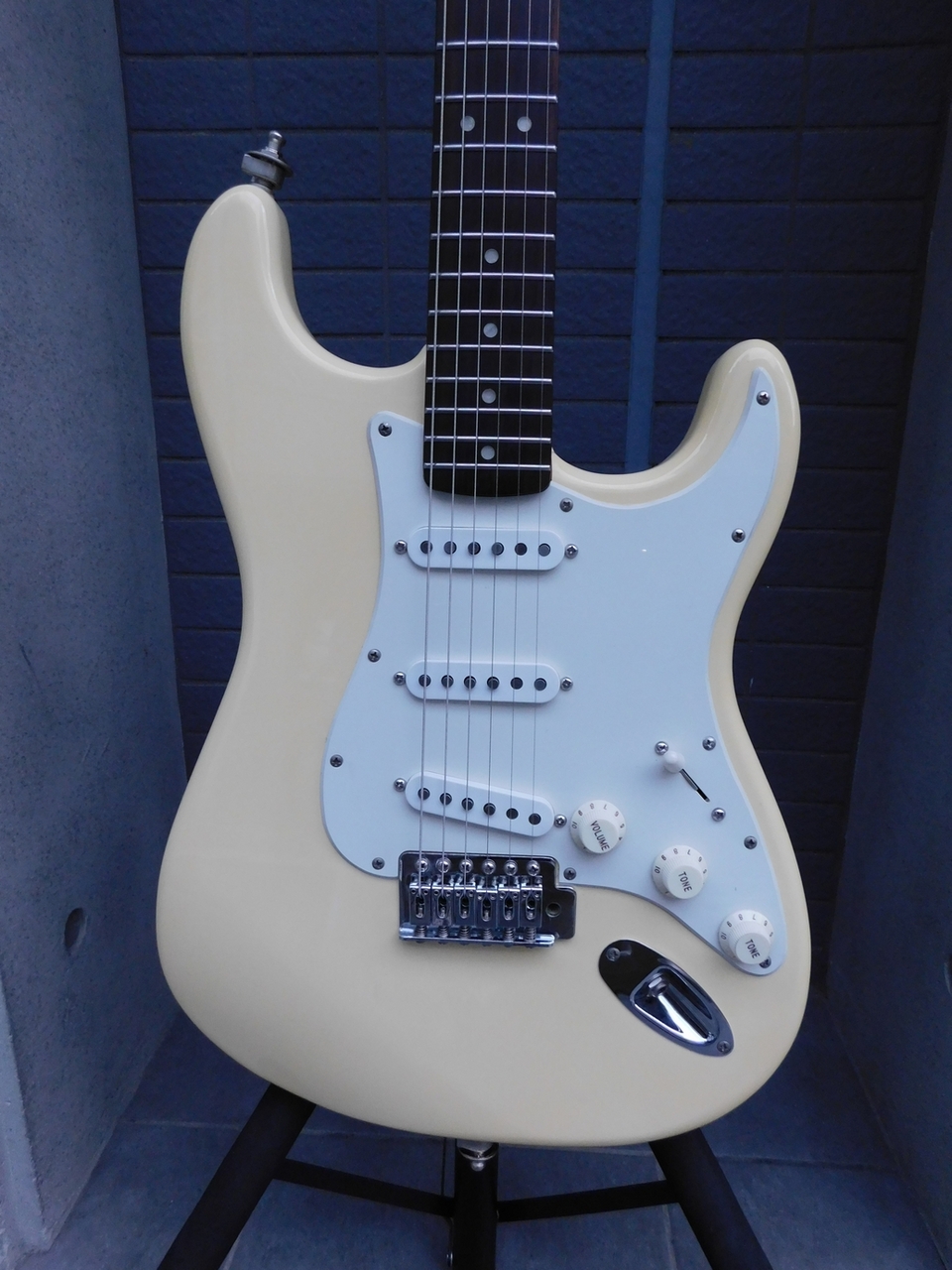 ❖【美品】SQUIER BY FENDER BULLET ストラトキャスター Amazon | Squier by Fender Bullet Stratocaster SNG エレキ
