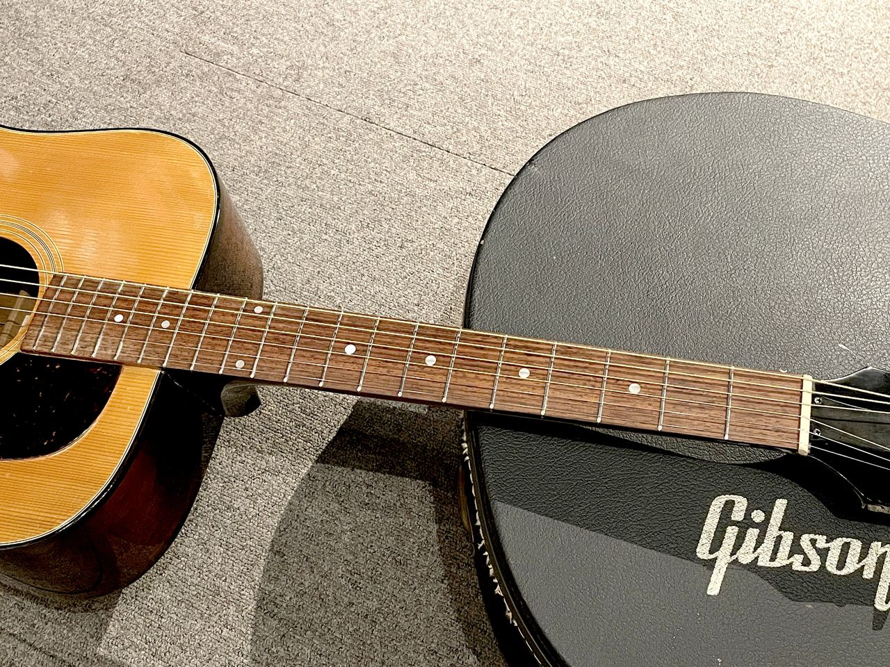 Gibson J-50 Deluxe（ビンテージ）【楽器検索デジマート】