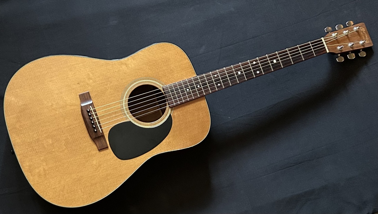 マーチンD-１８の出品です。 1967年製 D-18