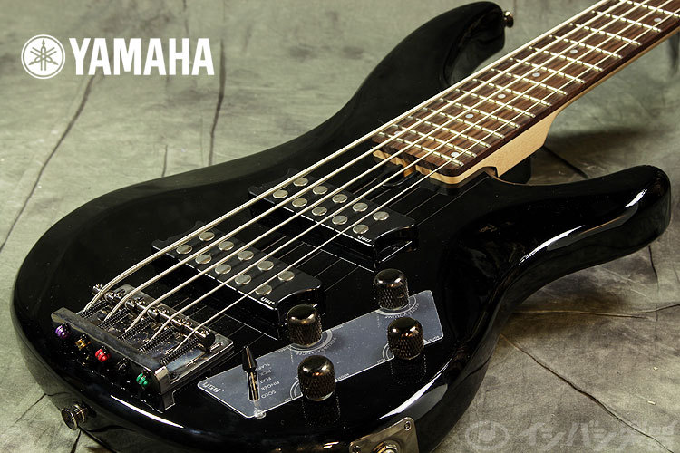 Yamaha エレクトリックベース 五弦 5弦 黒 ギターケース付き YAMAHA BB735A MTBL マットトランスルーセントブラック エレキ