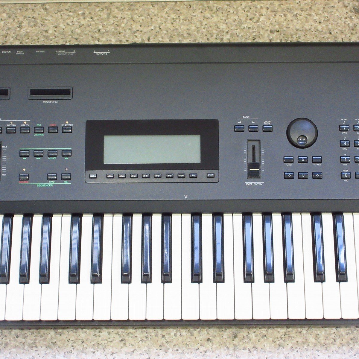 YAMAHA SY99 