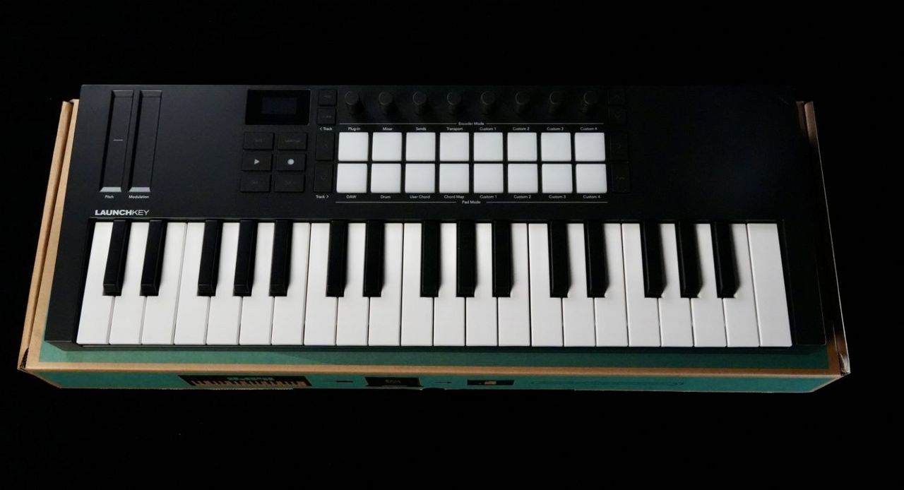 Novation Launchkey 37 Mk4【現品画像】（中古/送料無料）【楽器検索