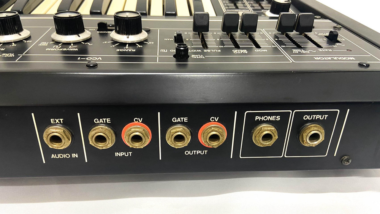 Roland SH-2  専用ケース付 51iVyYf71tL._AC_SY200_QL15_.jpg