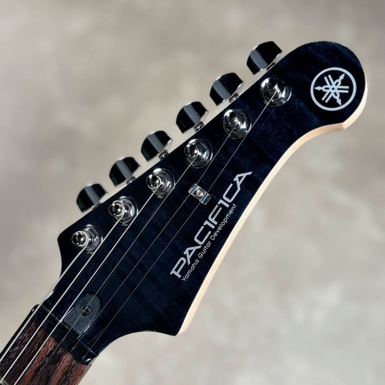 YAMAHA PACIFICA212VFM TBL トランスルーセントブラック【現物画像