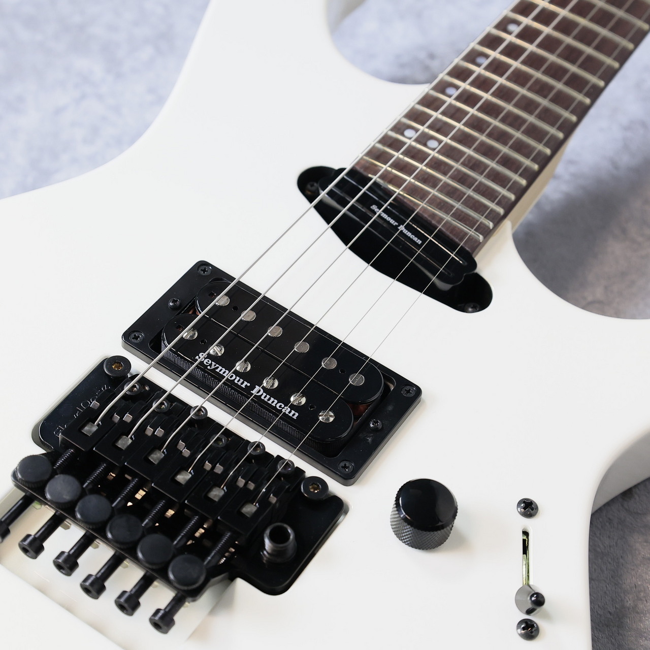 ESP MAVERICK 「Pearl White Gold」 旧モデル ミディアムスケール仕様