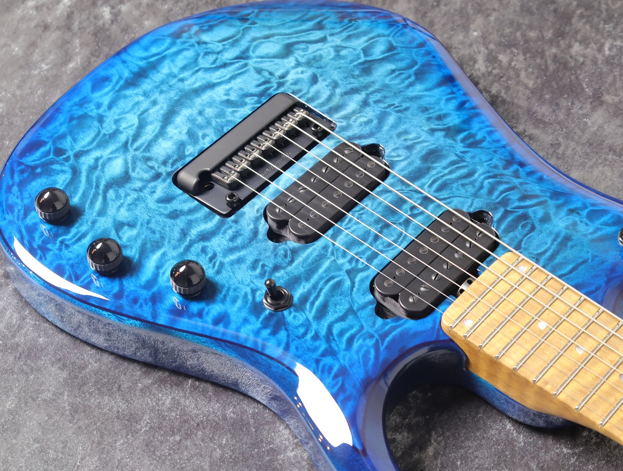 MUSIC MAN JP15-7 Quilt Top Ultramarine #K09555【激杢キルト&バリ虎