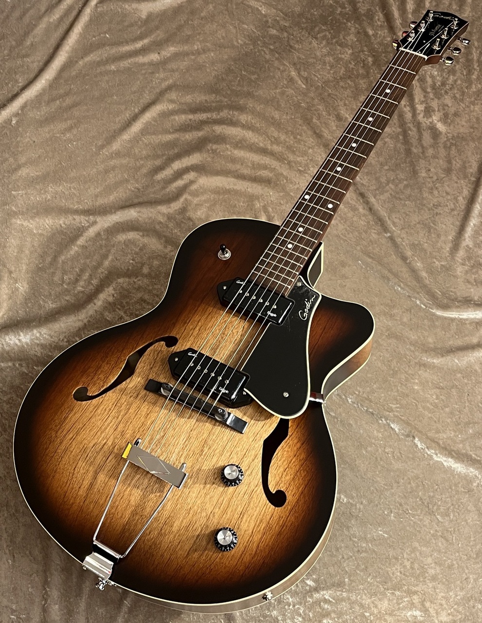 Godin 【NEW】5th Avenue CW Kingpin II Vintage Burst sn053162000018