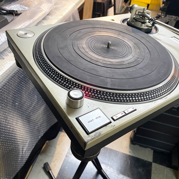 値下げ大歓迎！ technics sl-1200mk3D 中古 中古品のTechnicsのターンテーブル、SL-1200MK3D-Kのご紹介です。