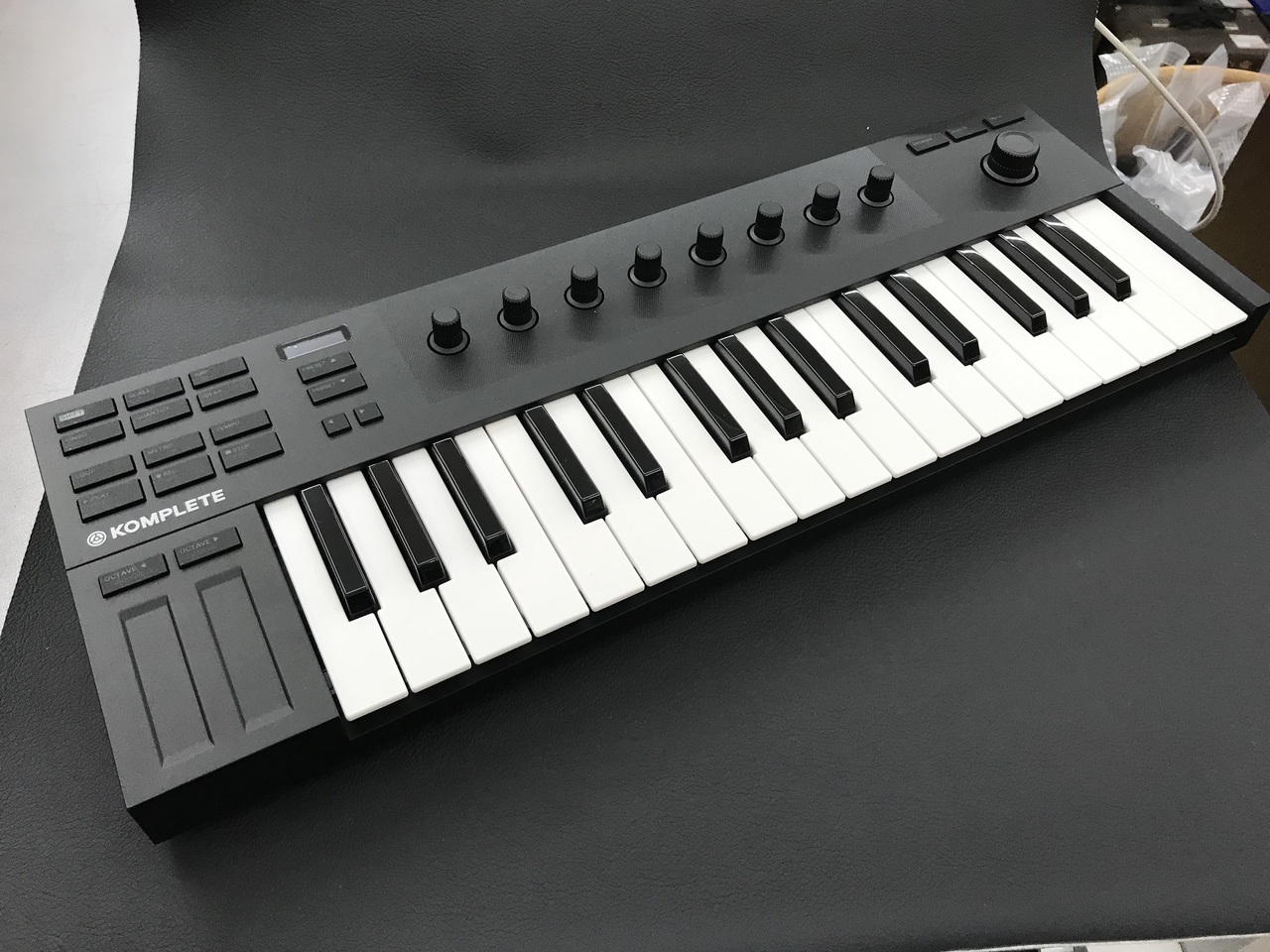 NATIVE INSTRUMENTS KOMPLETE KONTROL M32（中古）【楽器検索デジマート】