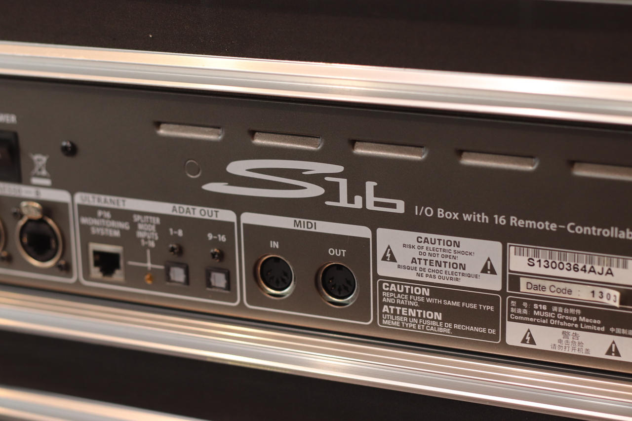 BEHRINGER S16 DIGITAL SNAKE I/O (ほぼ未使用品) w/ Shock Mount Rack