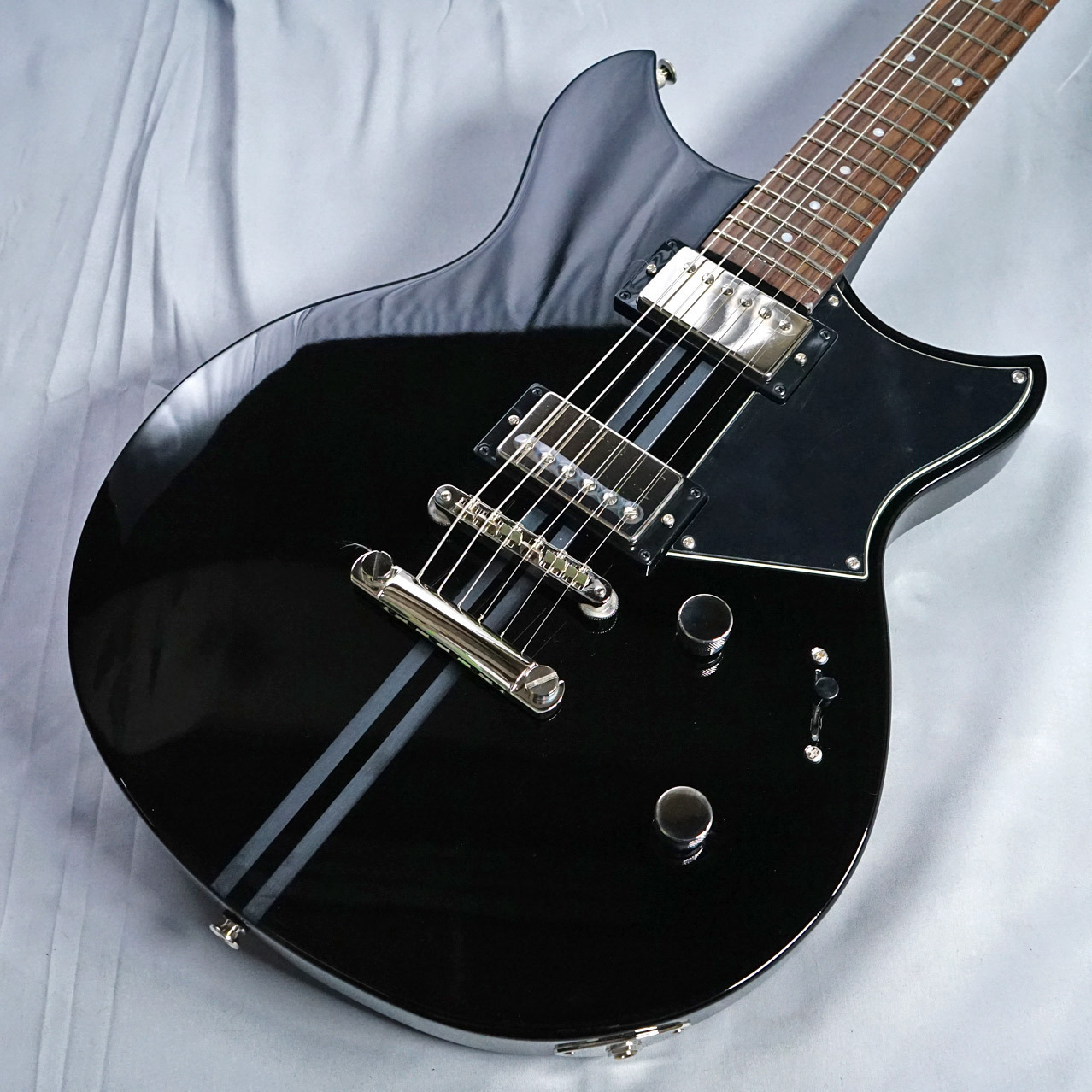 YAMAHA RSE20 Black エレキギター REVSTARシリーズ（新品/送料無料
