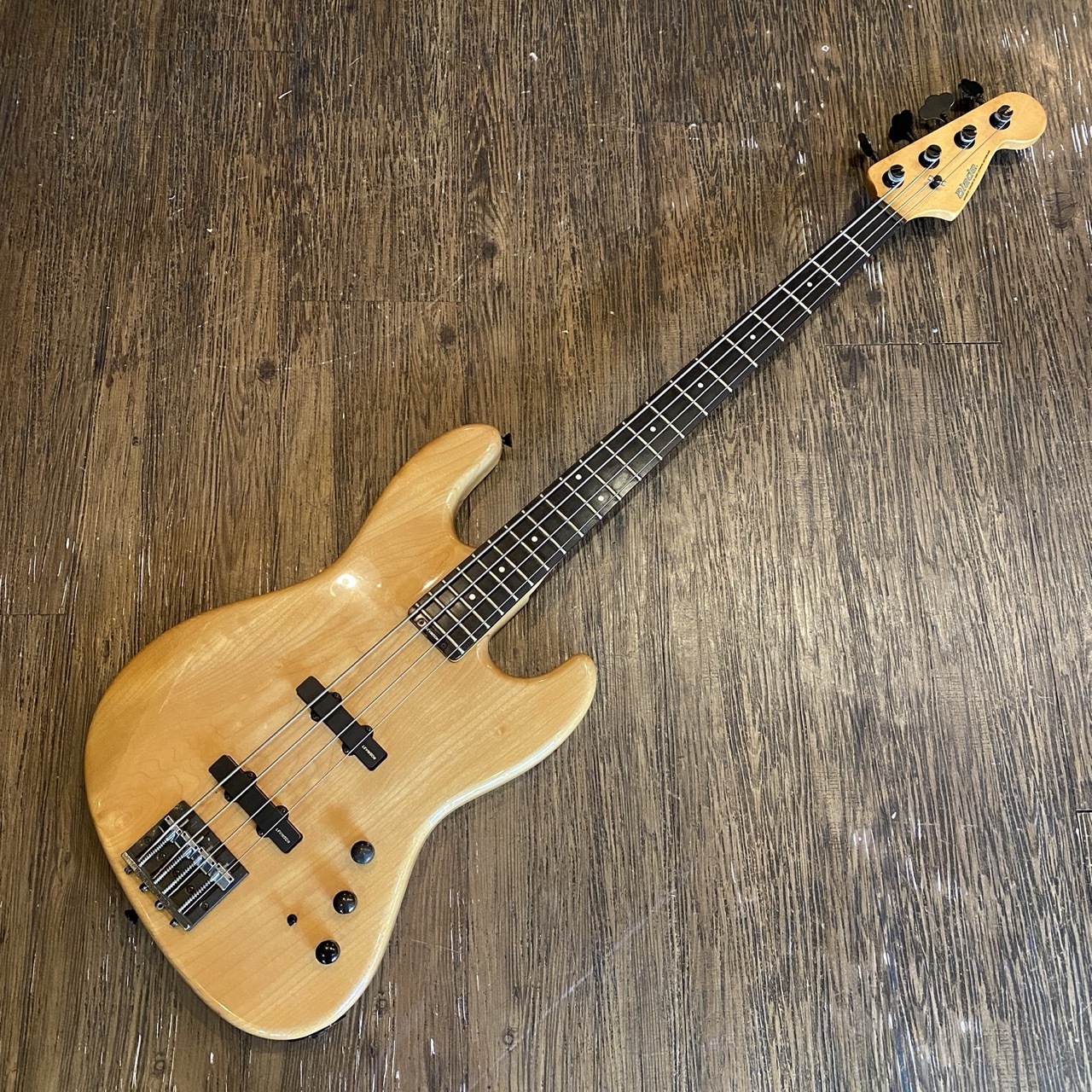 Blade Levinson B4 Electric Bass（中古/送料無料）【楽器検索
