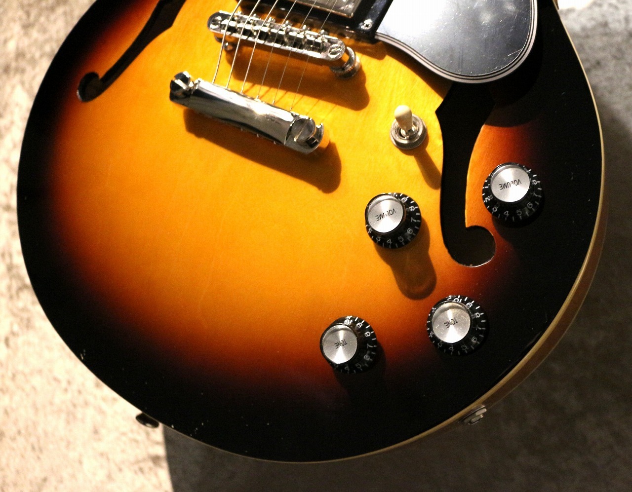 Epiphone 【小ぶりセミアコ】ES-339 ～Vinatage Sunburst