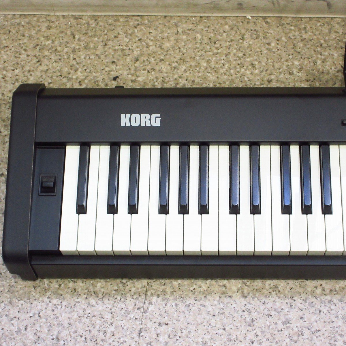KORG SP-100 スピーカー非搭載のスタイリッシュピアノ【横浜店