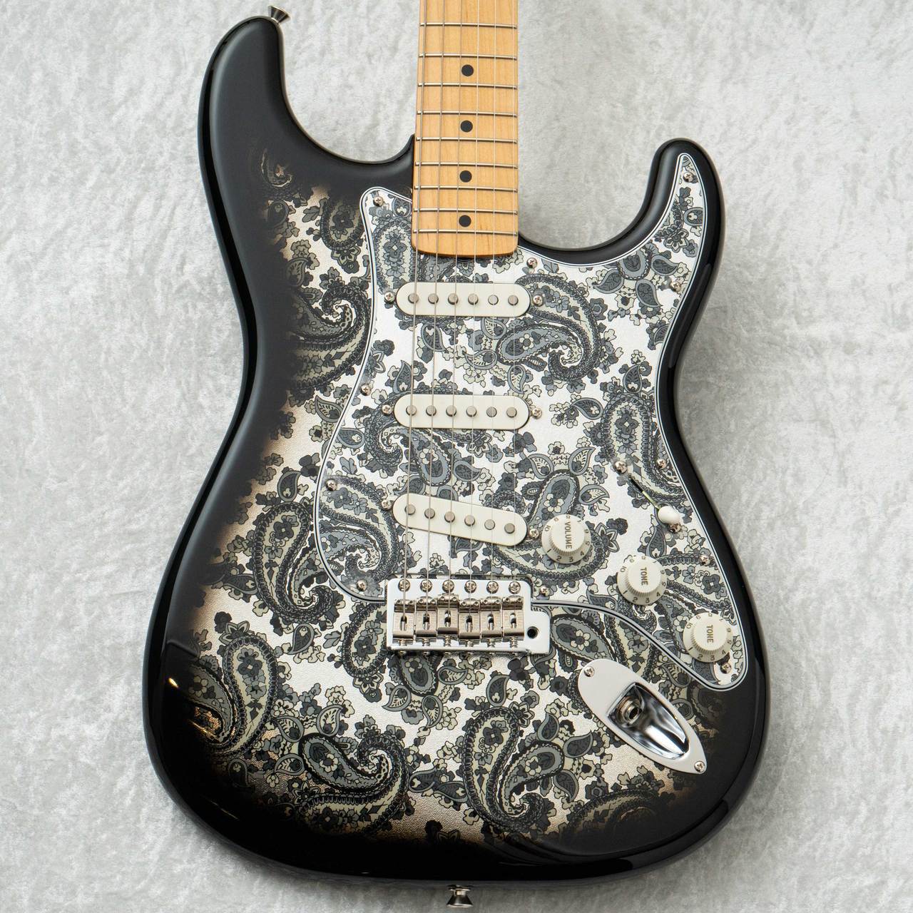 Fender Made in Japan Limited Stratocaster Black Paisley【2025年