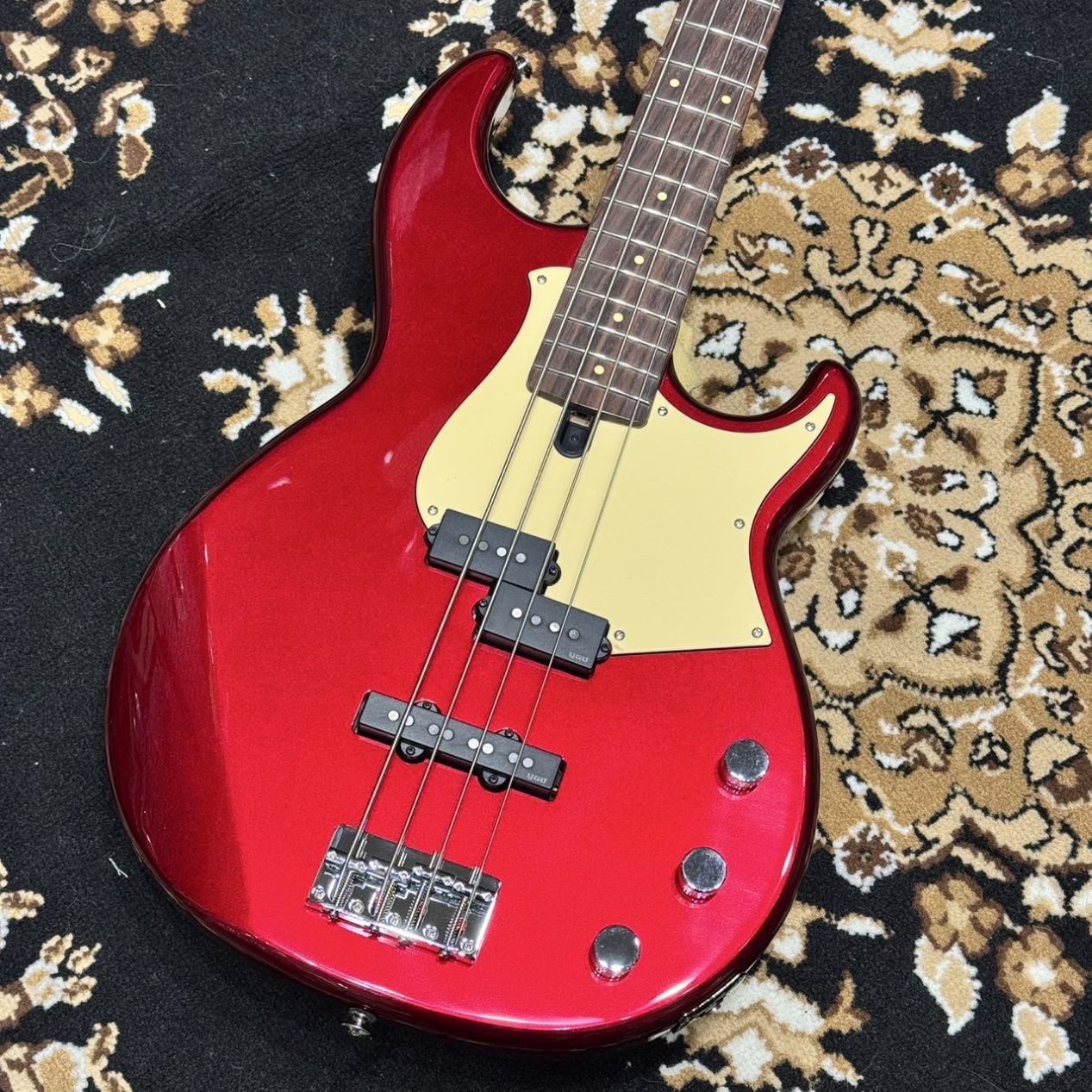 YAMAHA BB434 4弦ベース （レッドメタリック） YAMAHA BB434 Red Metallic エレキベースBB400 Series ヤマハ