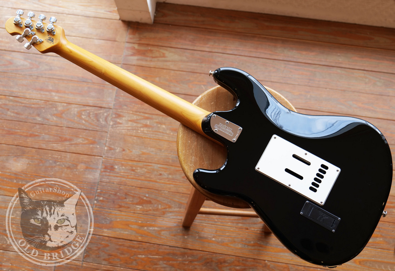 MUSIC MAN Cutlass Black（中古）【楽器検索デジマート】