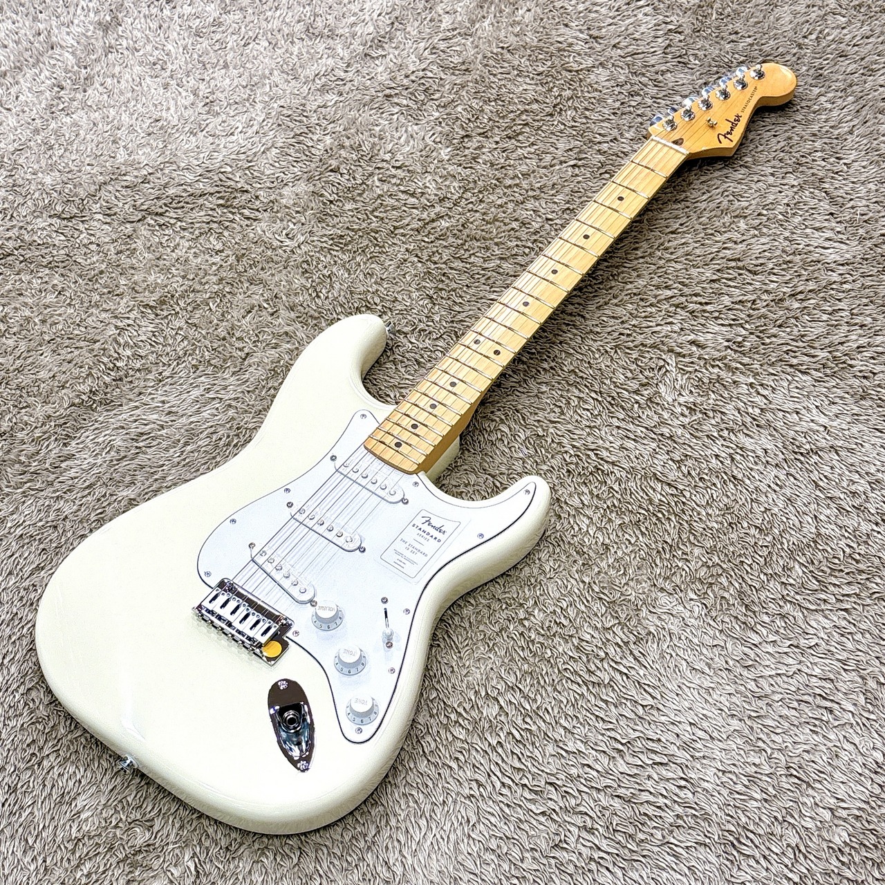 Fender Standard Stratocaster Olympic White / Maple【特価】【旧価格