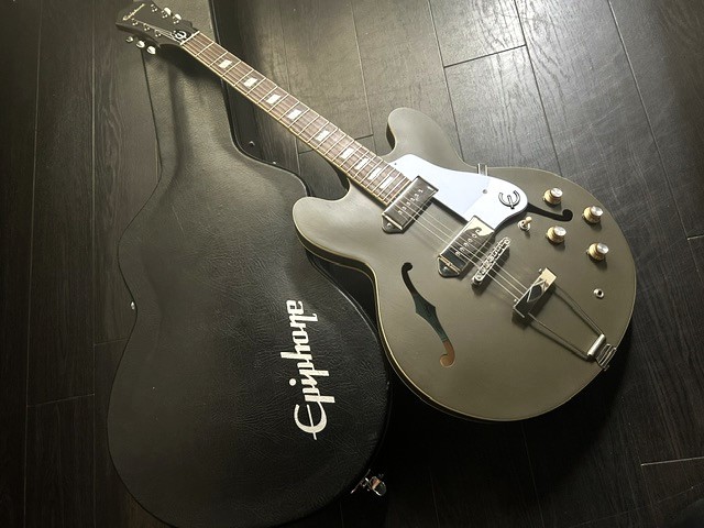 羊*様 Epiphone Casino Bigsby ハードケース付き美品 送料 Epiphone Casino Worn Olive Drab ハードケース付き 限定品（中古
