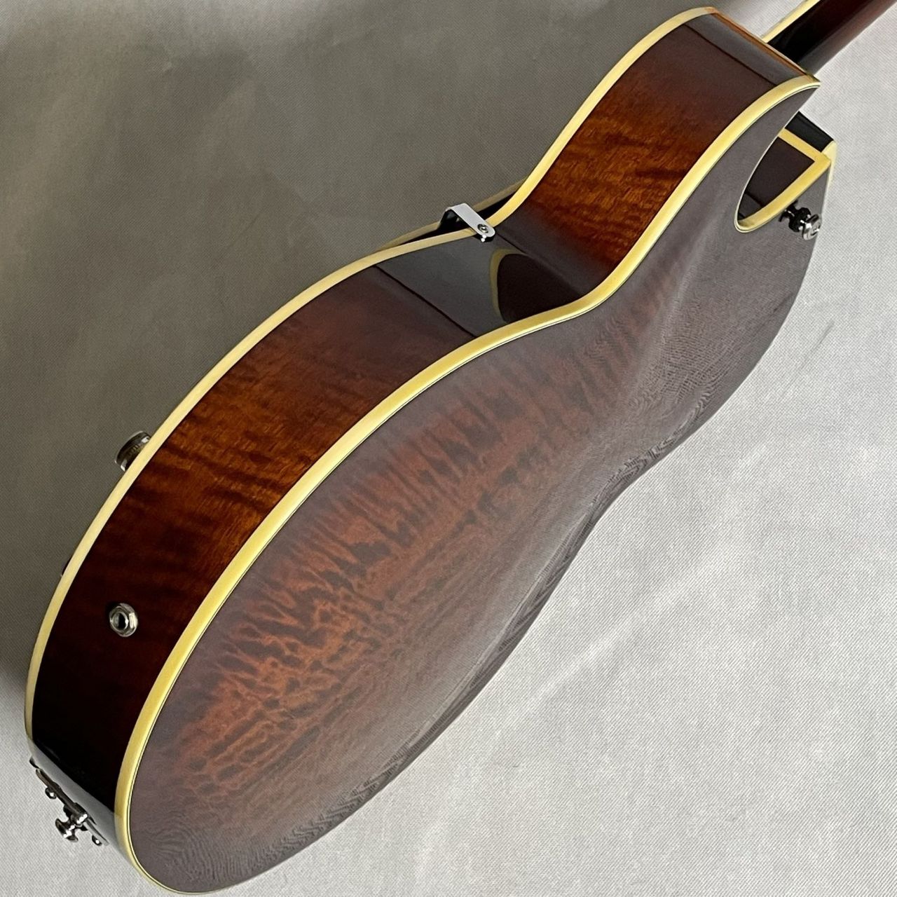 Ibanez AK85-DVS Dark Violin Sunburst 3.01kg【委託販売品