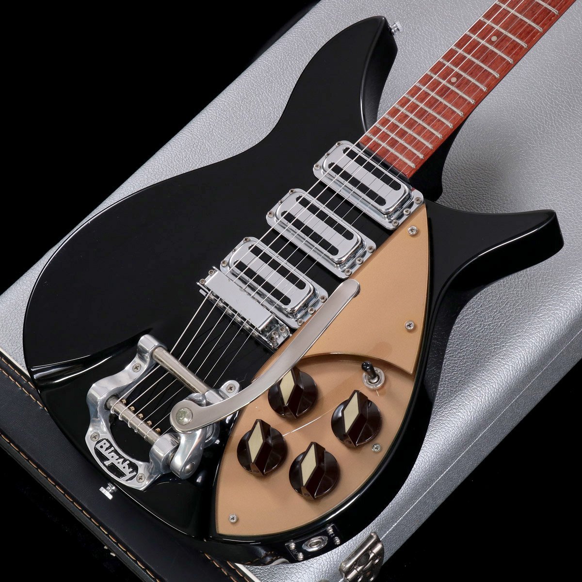 リッケンバッカー　Rickenbacker 325 V59 1995年制 リッケンバッカー Rickenbacker 325 V59 1995年制 - メルカリ