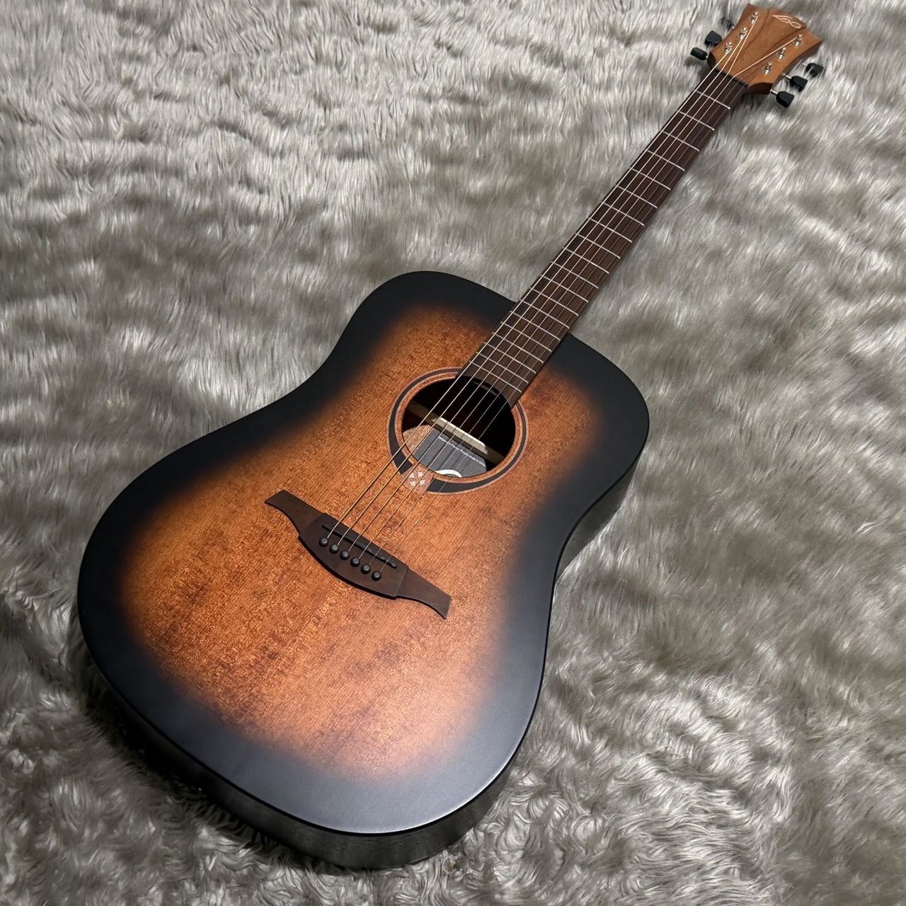 LAG T70D アコースティックギター 美品　ケース付 LAG T70D-B&B DREADNOUGHT アコースティックギター【アウトレット】（B