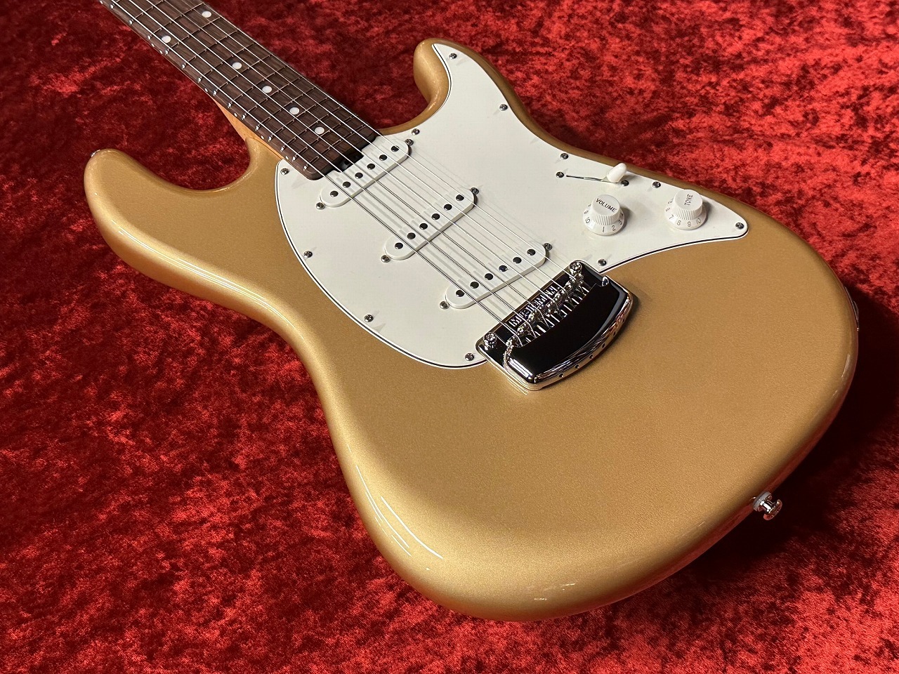 MUSIC MAN Cutlass HT SSS -Golden Delicious- ≒3.354Kg（新品/送料