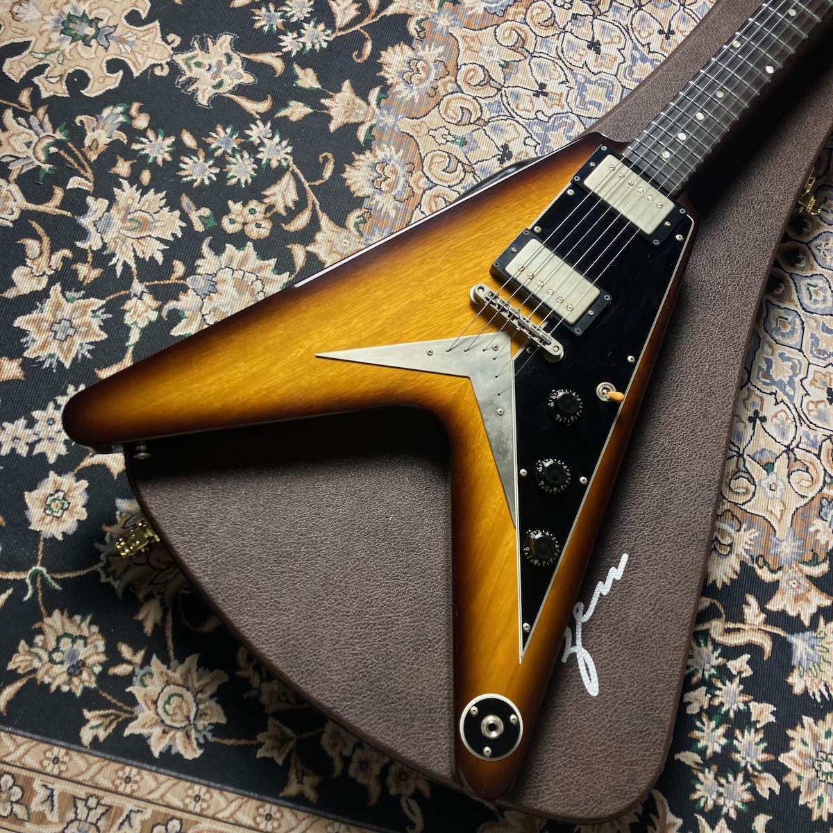 Bizen Works Burned FV Korina w/ Brazilian Rosewood FB