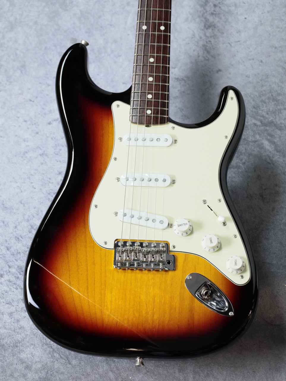 Fender FSR Made in Japan Traditional 60s Stratocaster -3TS