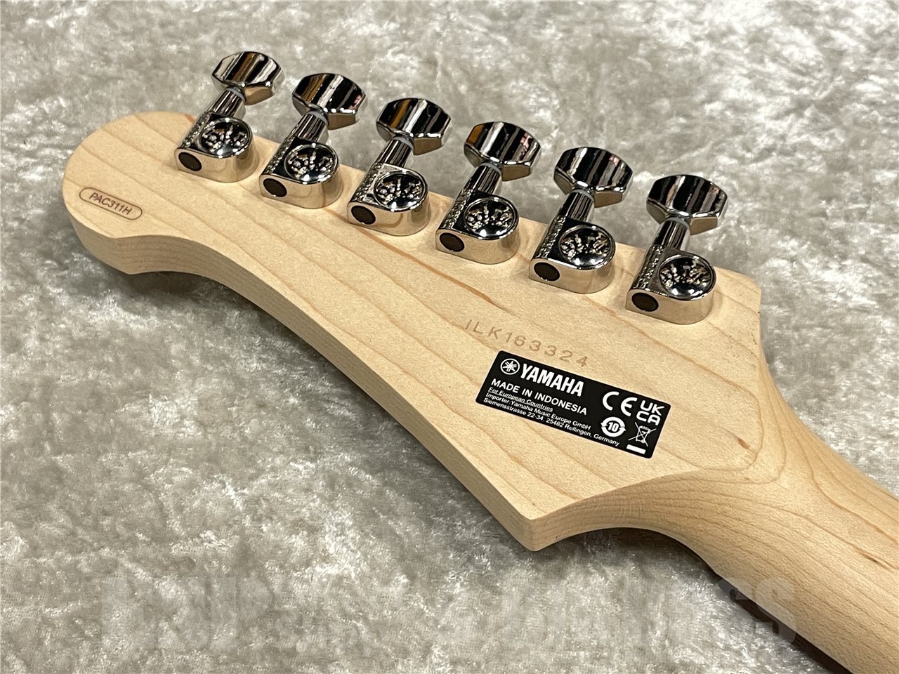 ペテンシーフシギバース Fender '69 Precision Bass - ソニックブルー / ローズ