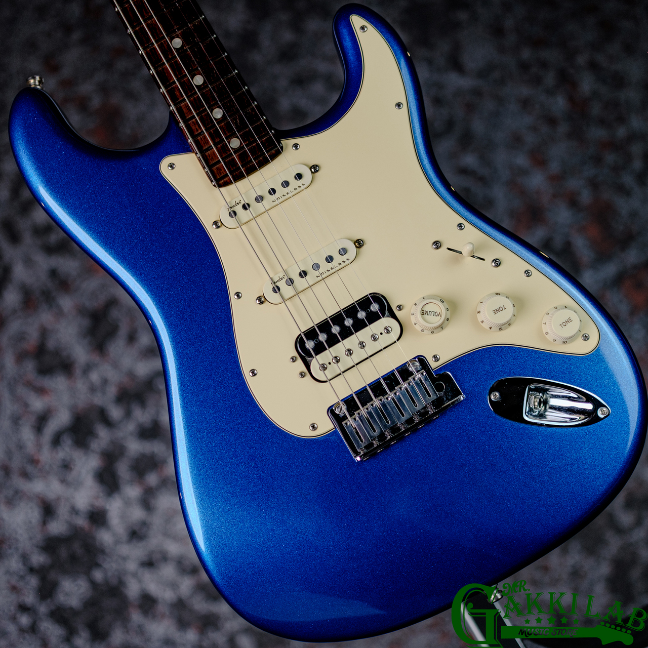 Fender American Ultra Stratocaster HSS Rosewood Fingerboard Cobra